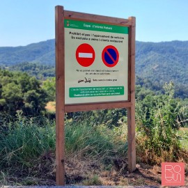 Cartellera per espais naturals protegits - prohibit el pas